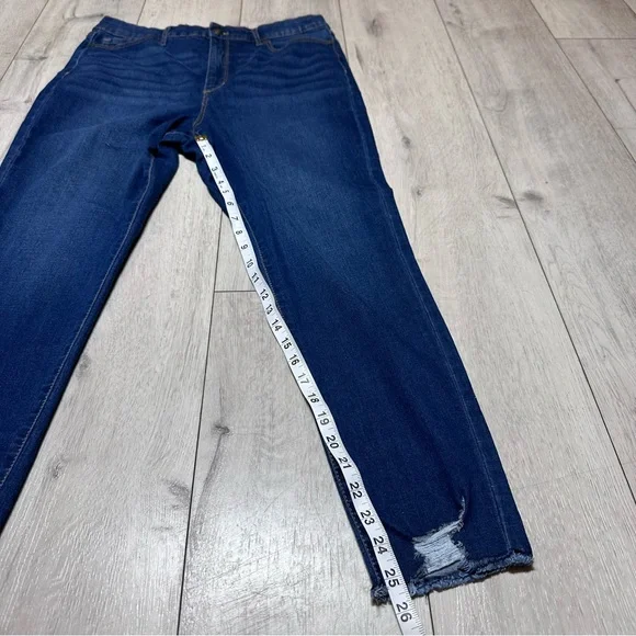 Sofia Jeans by Sofia Vergara Size 14 Dark Wash Skinny Jeans Distressed Hem - Picture 4 of 10
